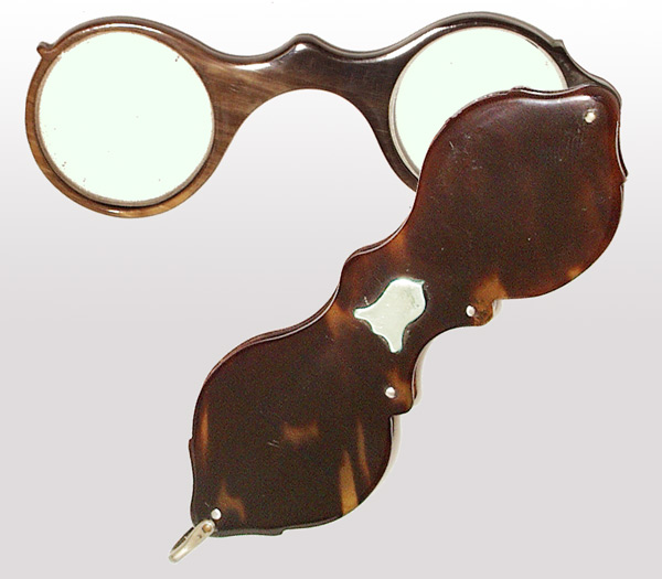 Tortoiseshell and Horn Lorgnette Eyeglasses Late 18th Century  - click to enlarge.