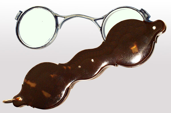 Tortoiseshell Lorgnette Eyeglasses Early 19th Century  - click to enlarge.