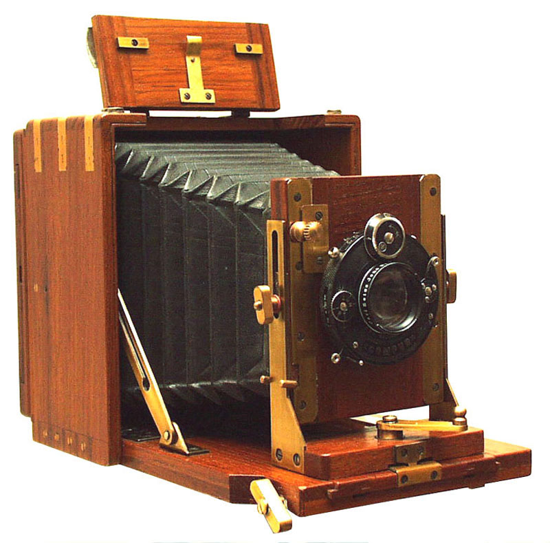 Zeiss Mahogany and Brass Folding Tropica Camera - click to enlarge.