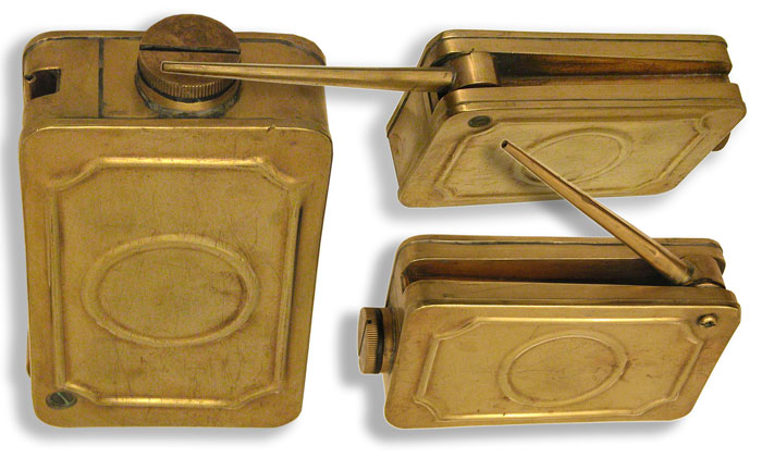 Large Brass Oil Can with Folding Spout - click to enlarge.