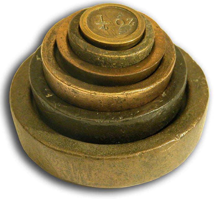 Batch of 6 Flat-Circular Old Brass and Bronze Avoirdupois Weights. - click to enlarge.