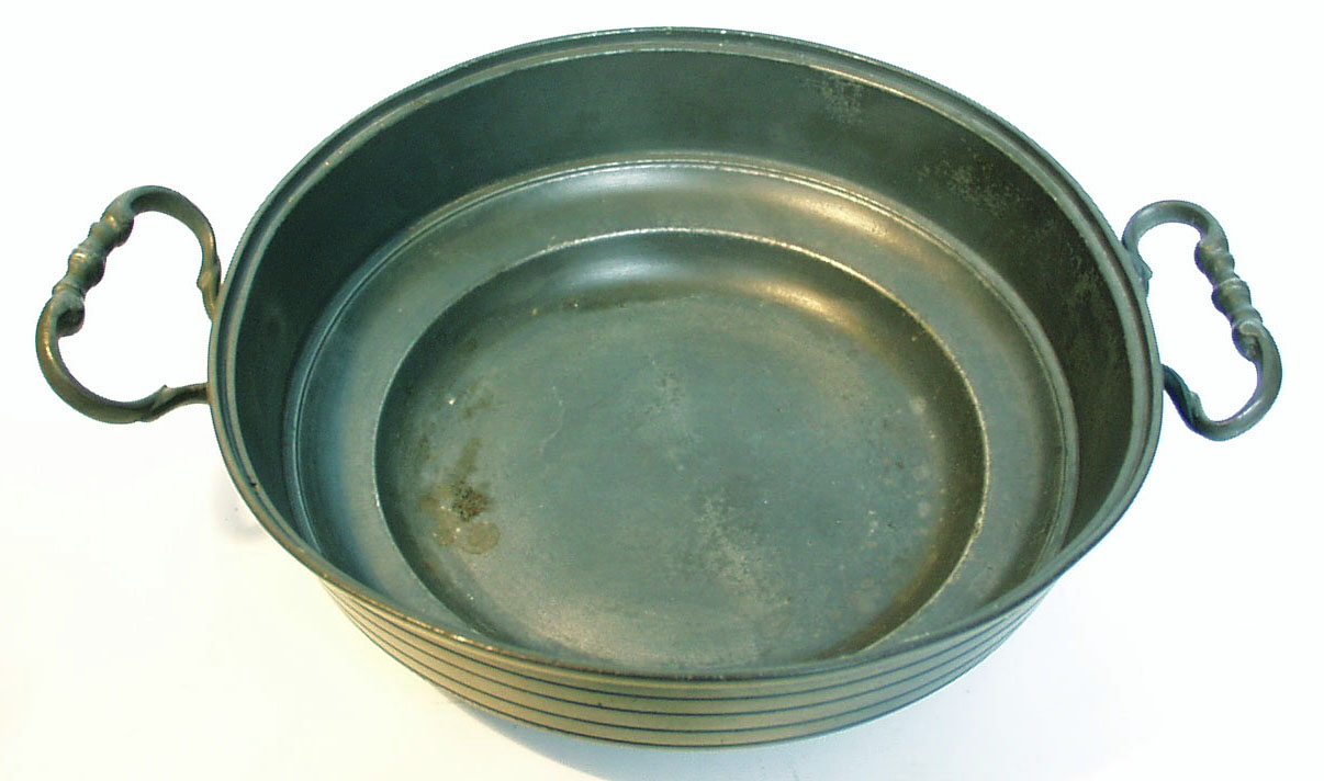 German Serving Bowl with Hebrew Letters - click to enlarge.